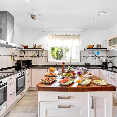 Luxurious Costa Del Sol * פואנגירולה