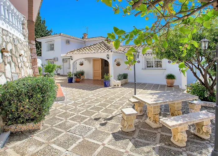 Luxurious Costa Del Sol פואנגירולה